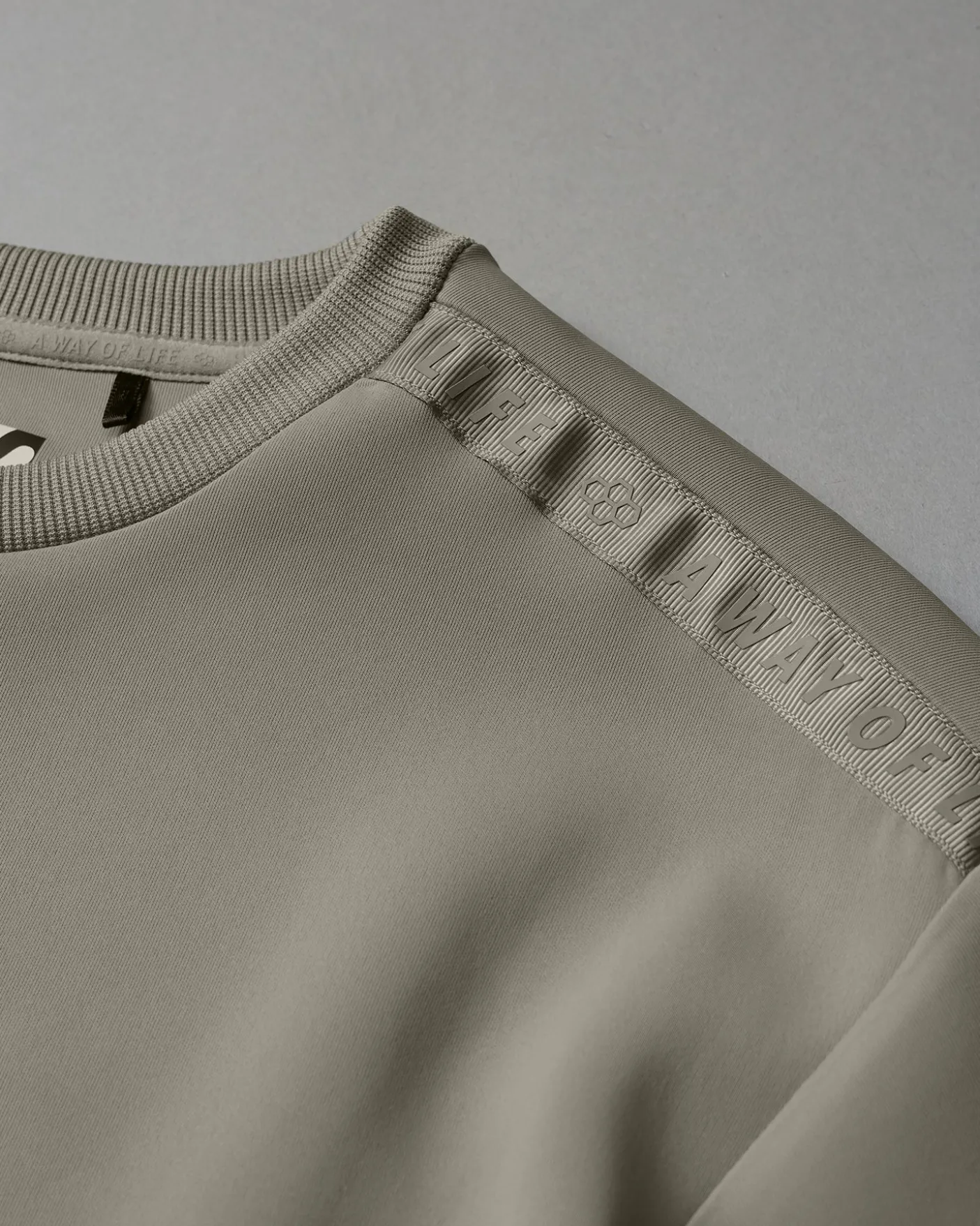 RUDIS COOL-FEEL Women's Fitted Crew