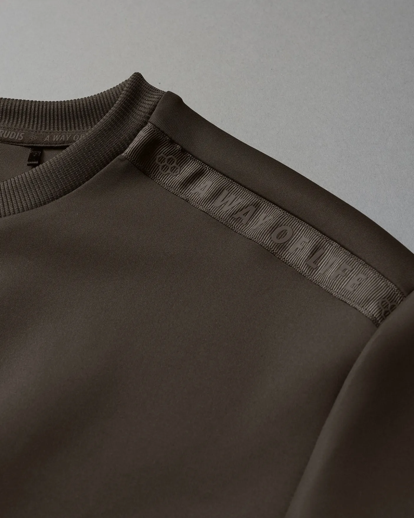 RUDIS COOL-FEEL Women's Fitted Crew